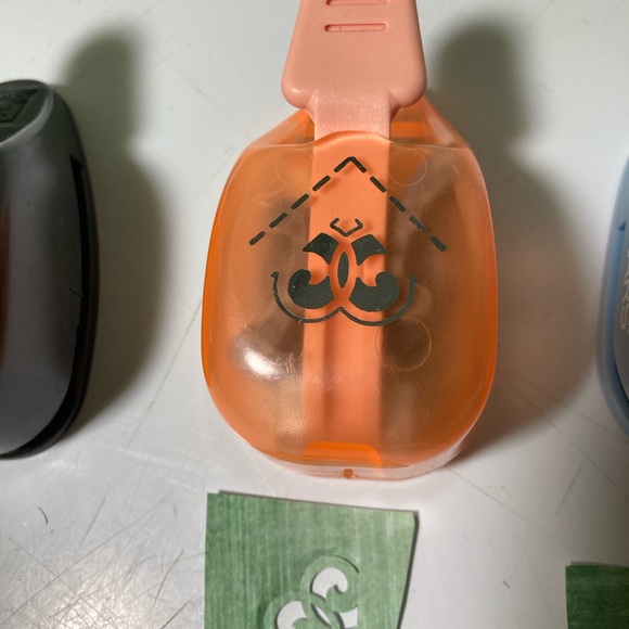 Set of 4 Craft Paper Punches - Picture 4 of 8